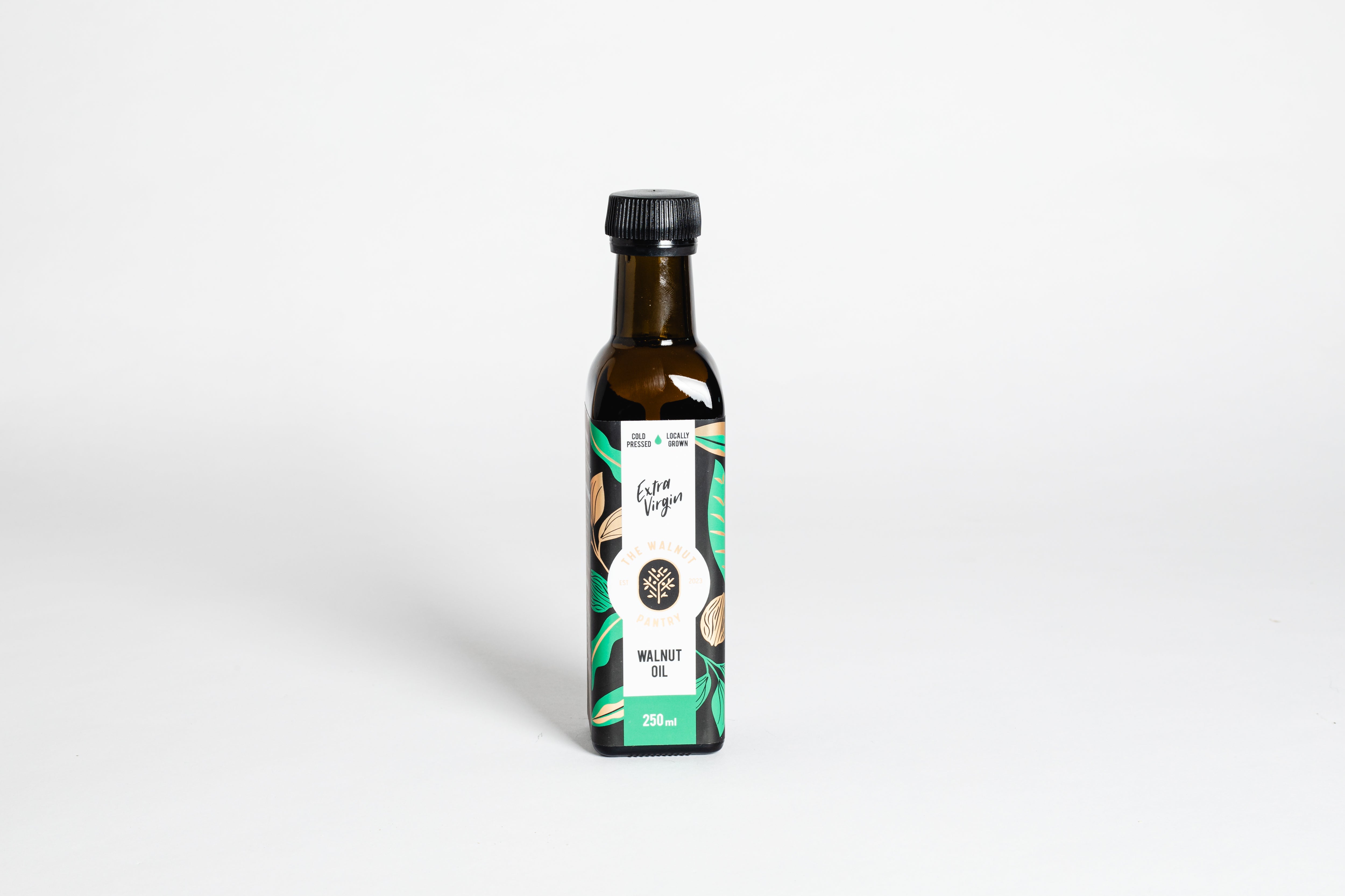 Walnut oil - Discover the Delight, Health and Skin Benefits.